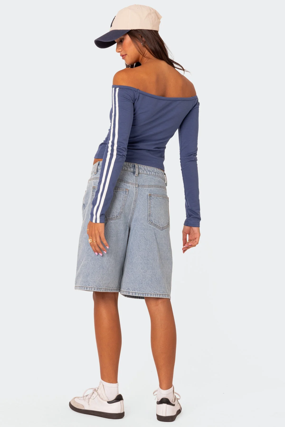 90'S Off Shoulder Long Sleeve T Shirt - Image 5