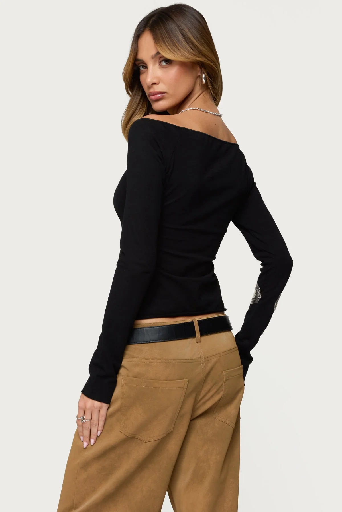 Nattie Off Shoulder V Neck Top - Image 5