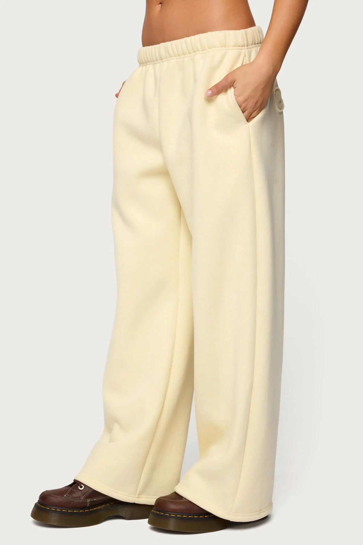 Jaylie Edikted Wide Leg Joggers - Image 4
