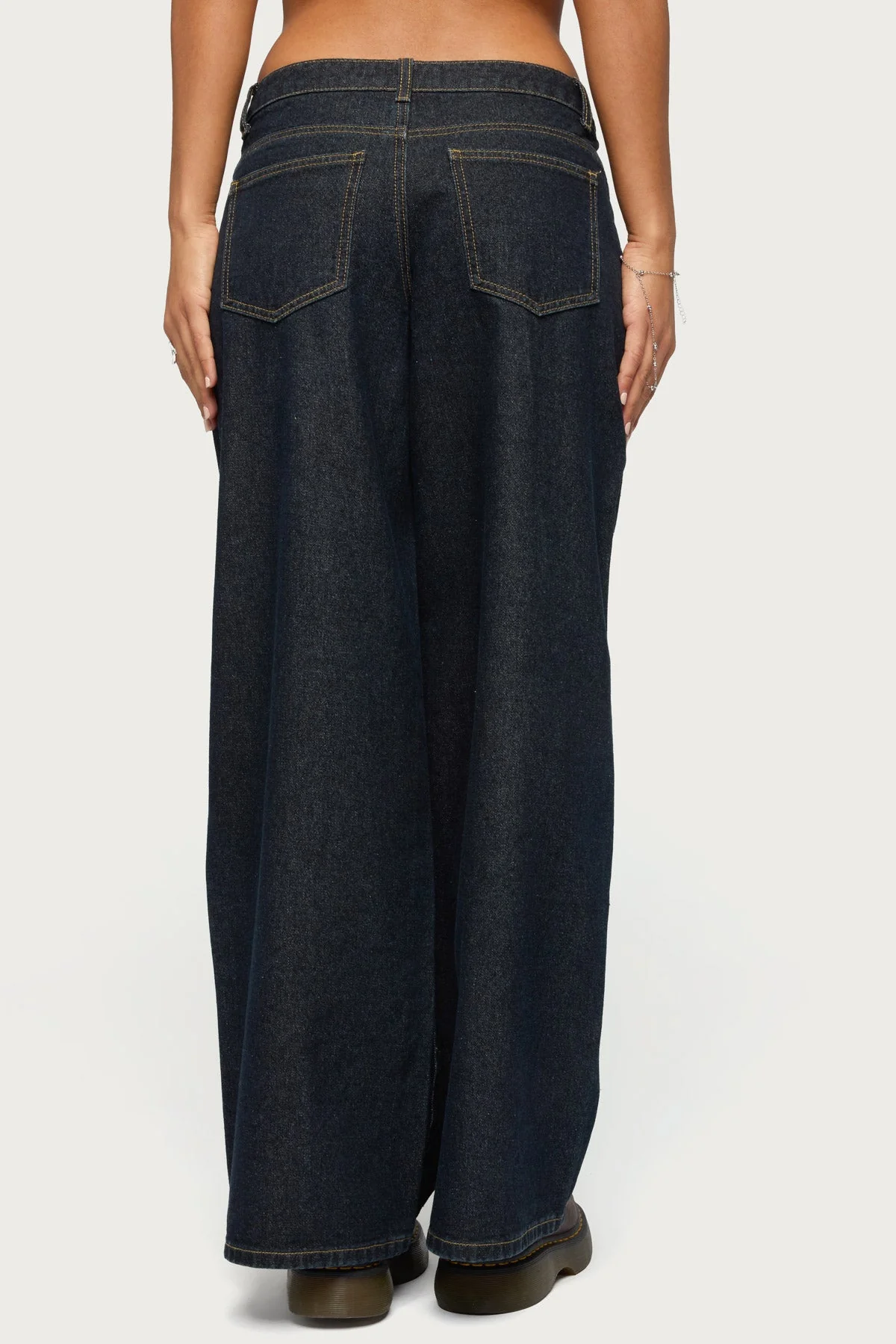 Pleated Low Rise Wide Leg Jeans - Image 4